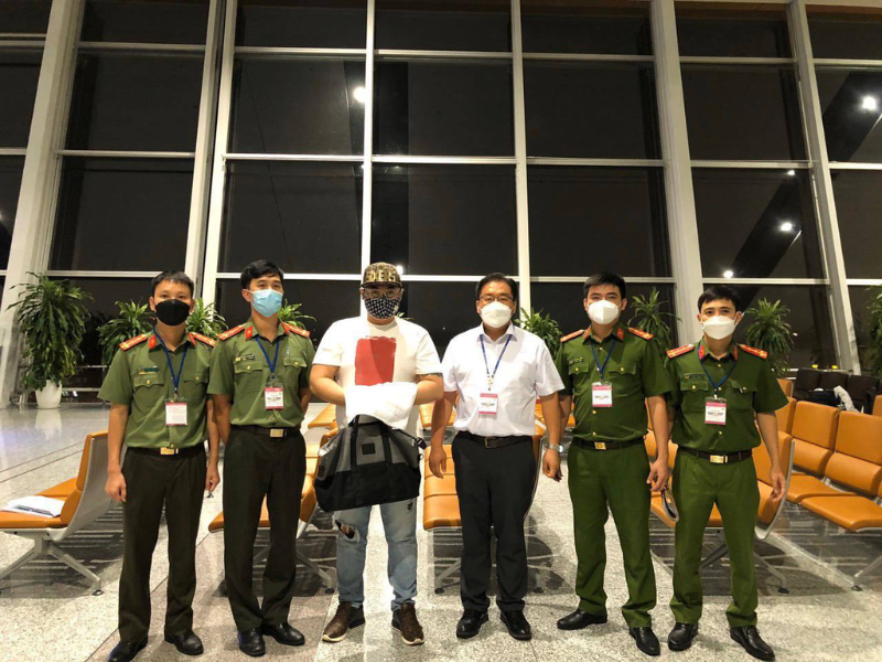Tội trốn đi nước ngoài hoặc trốn ở lại nước ngoài nhằm chống chính quyền nhân dân 03
