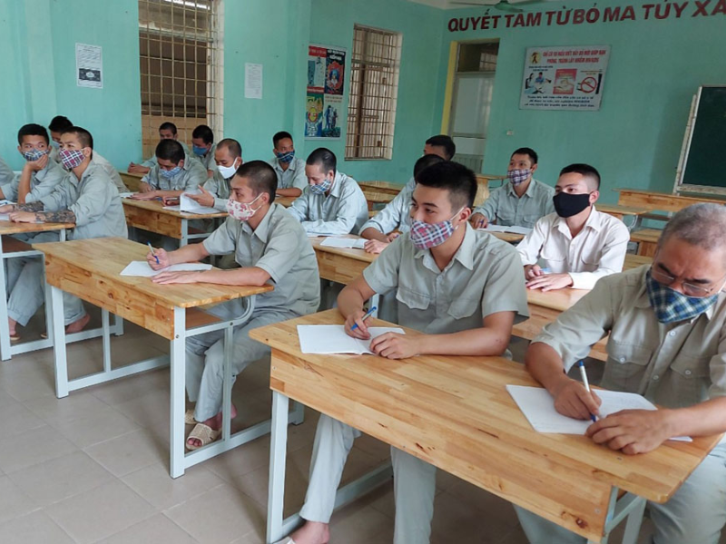 Quản lý người sử dụng trái phép chất ma túy là một biện pháp quan trọng trong việc phòng ngừa tội phạm và bảo vệ sức khỏe cộng đồng.