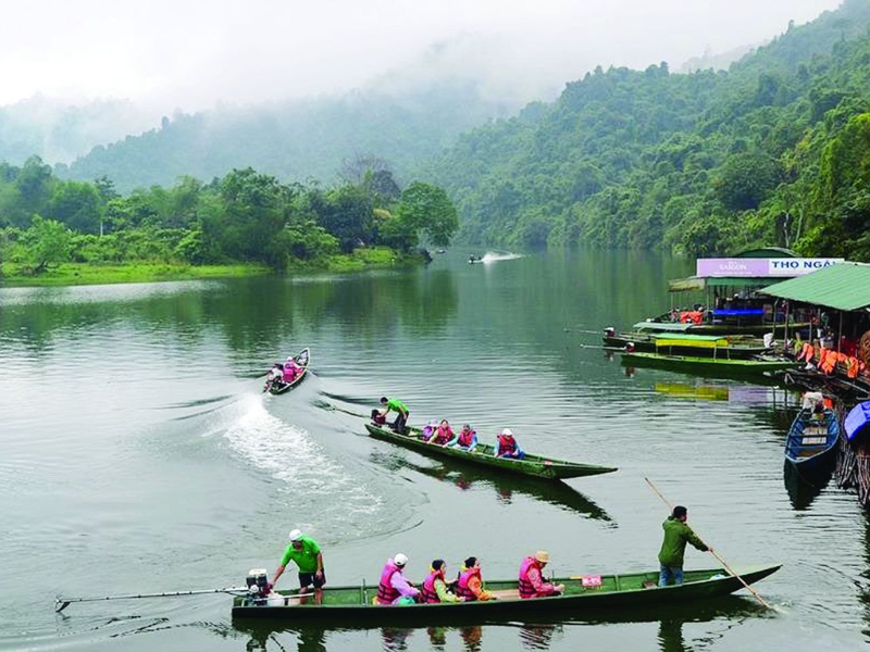 Tội cản trở giao thông đường thủy là hành vi vi phạm nghiêm trọng ảnh hưởng đến an toàn vận tải trên sông, biển.