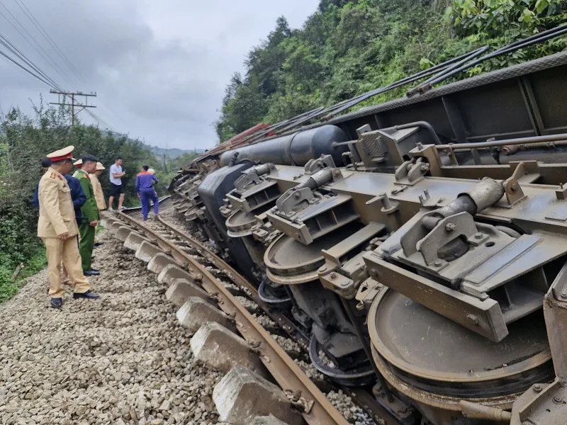 Việc thực hiện tội đưa vào sử dụng các phương tiện, thiết bị giao thông đường sắt không bảo đảm an toàn làm giảm chất lượng an toàn giao thông đường sắt.
