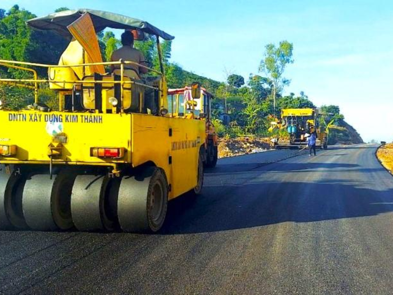 Những cá nhân hoặc tổ chức phạm vào tội vi phạm quy định về duy tu, sửa chữa, quản lý công trình giao thông sẽ bị xử lý nghiêm minh theo quy định của pháp luật hiện hành.