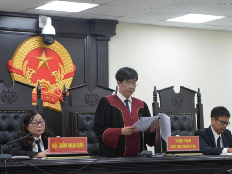Tội ra bản án trái pháp luật là hành vi cố ý làm sai lệch công lý từ người có thẩm quyền xét xử.