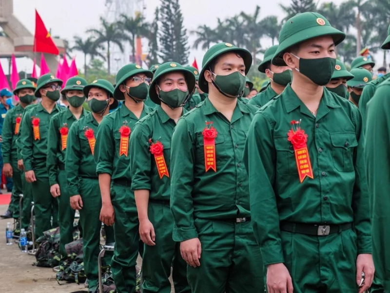 Các hành vi như nhịn ăn, uống hóa chất, tự gây thương tích... đều có thể cấu thành tội trốn tránh nhiệm vụ nếu được thực hiện với mục đích trốn nghĩa vụ.