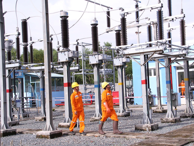 Pháp luật nghiêm khắc xử lý tội vi phạm quy định về an toàn vận hành công trình điện lực nhằm bảo vệ an toàn cộng đồng.
