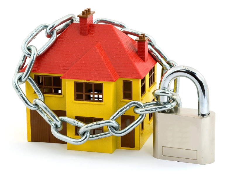 Tội vi phạm việc niêm phong, kê biên tài sản, phong tỏa tài khoản được xử lý nghiêm khắc theo quy định của Bộ luật Hình sự.