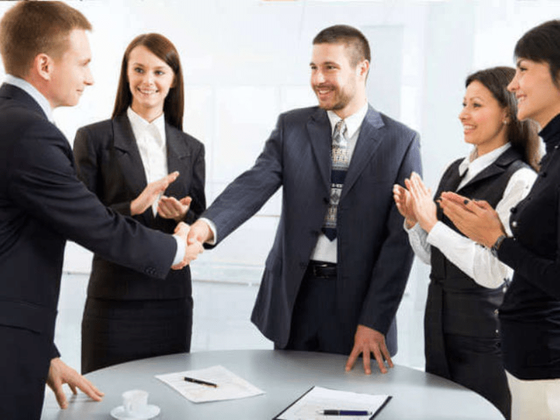 Khi xây dựng cơ cấu tổ chức công ty, nhà quản lý cần chú ý đến tính logic, hiệu suất vận hành và khả năng phối hợp giữa các phòng ban.