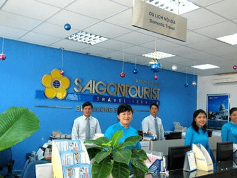 Cơ cấu tổ chức của công ty du lịch đóng vai trò nền tảng trong việc đảm bảo hoạt động vận hành trơn tru và hiệu quả giữa các bộ phận chuyên môn.