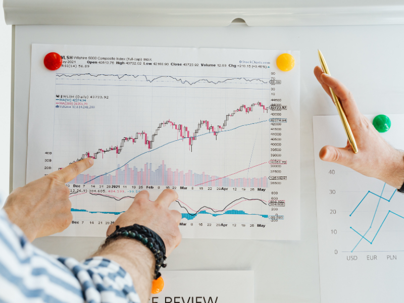 Khung pháp lý chính quy định góp vốn nước ngoài gồm Luật Đầu tư 2020, Luật Doanh nghiệp 2020 và Nghị định 31